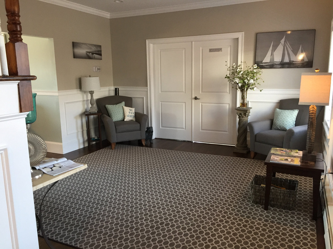 The Beacon Luxury Waterfront Inn主图