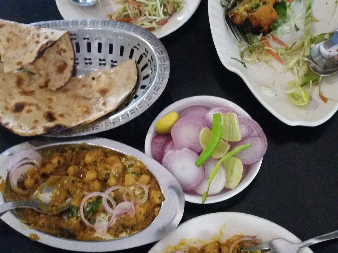 Mahindra Hotel主图