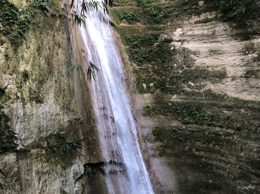Dao Waterfalls景点图片