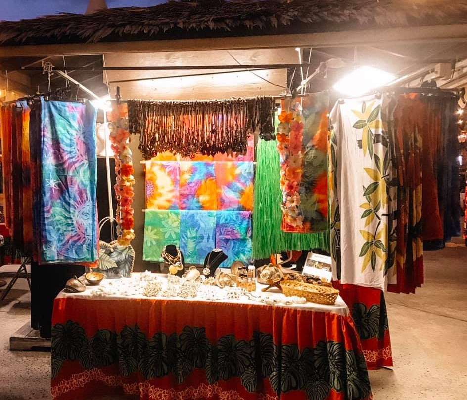 Tahitian Treasures-拉叶必去景点