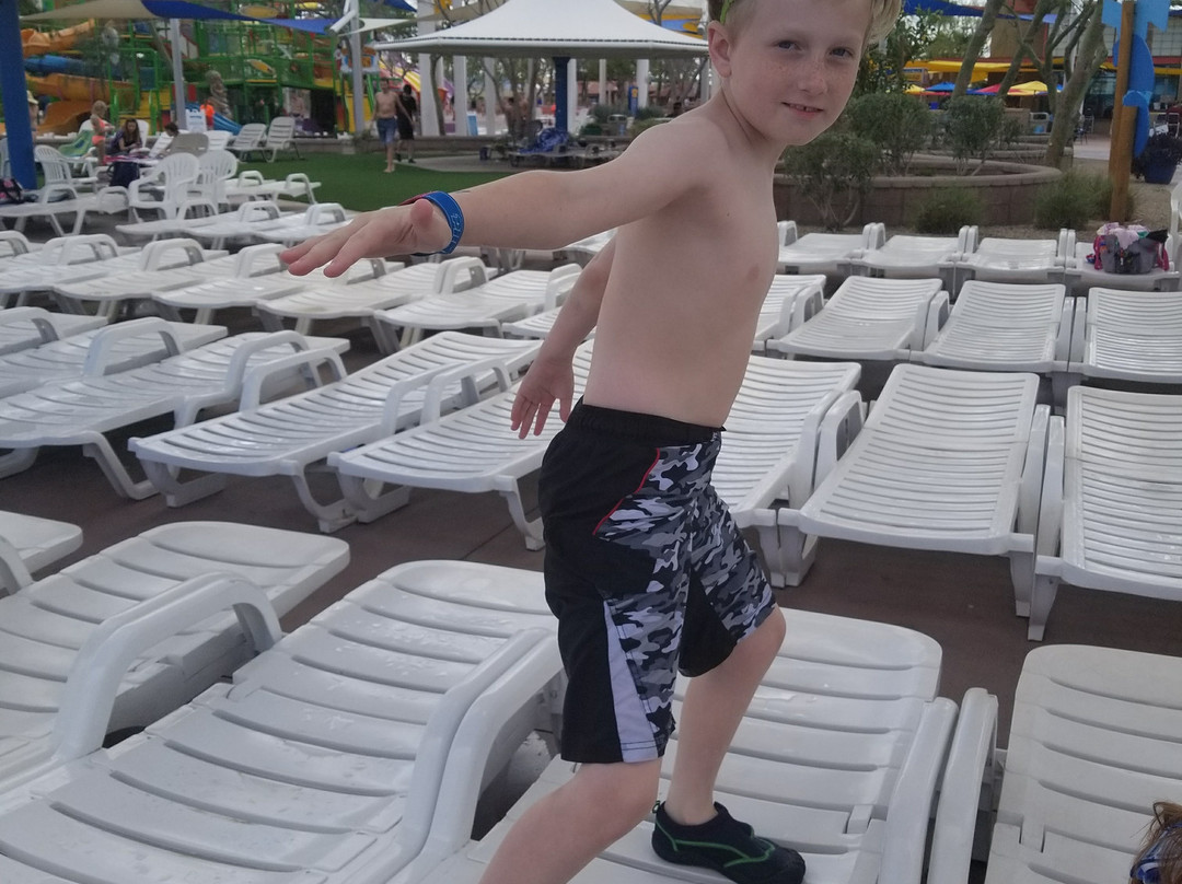 Hurricane Harbor Phoenix-格兰岱尔必去景点