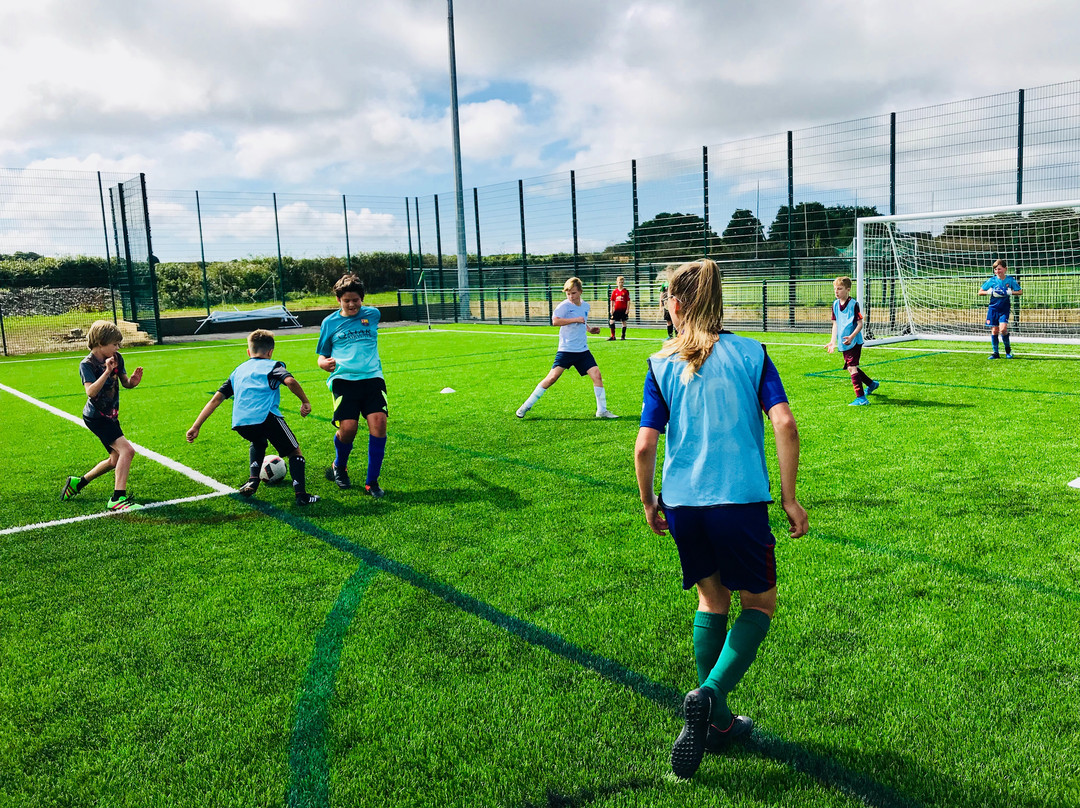 Shilton Soccer Academy-Hayle必去景点