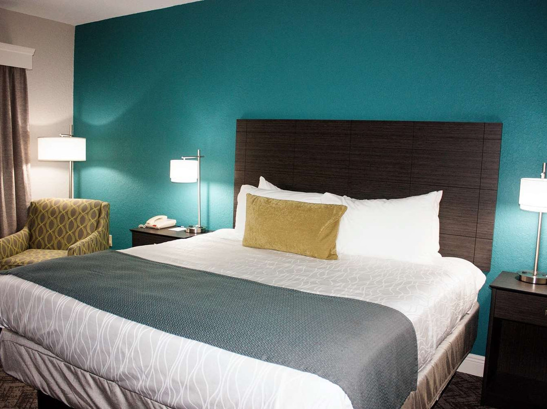 塞巴斯蒂安贝斯特韦斯特普勒斯套房酒店主图