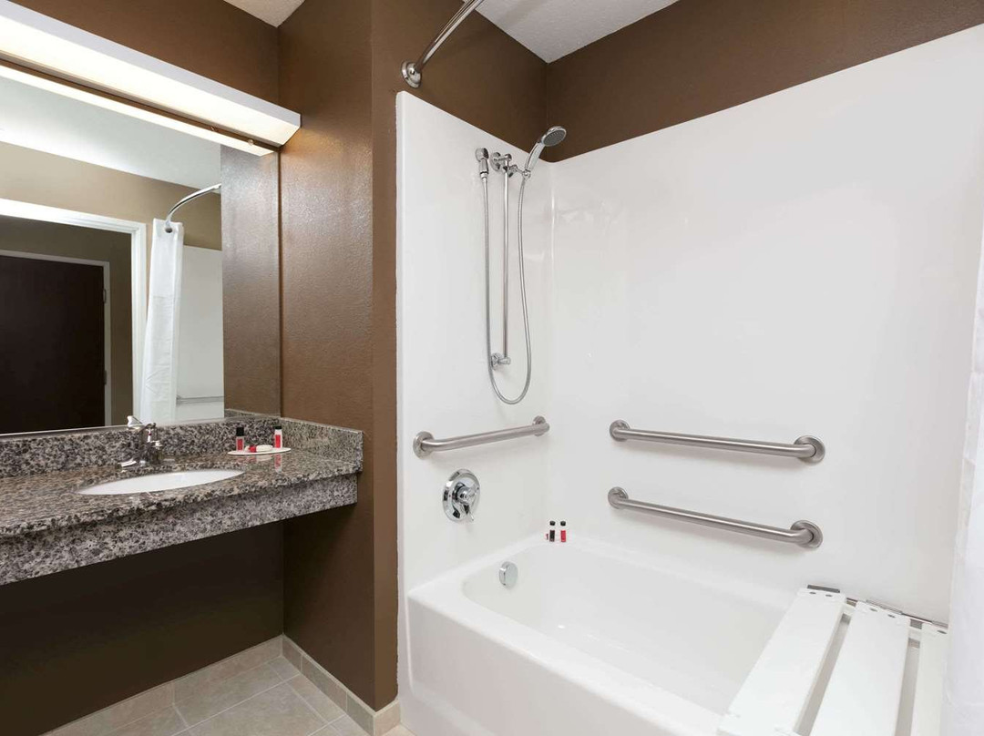 Sleep Inn & Suites Steubenville At The University主图