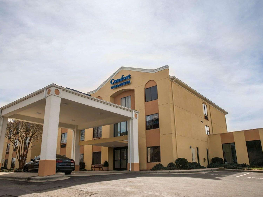 Comfort Inn & Suites主图