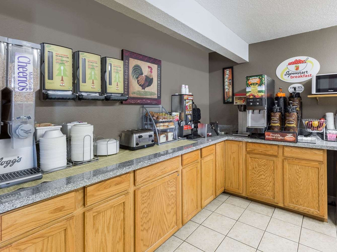 Super 8 by Wyndham Osceola IA主图