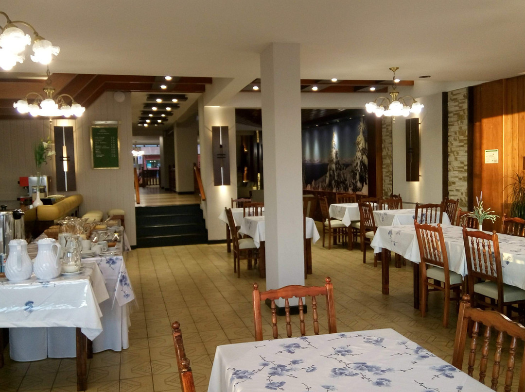 巴里洛切凯煌酒店主图