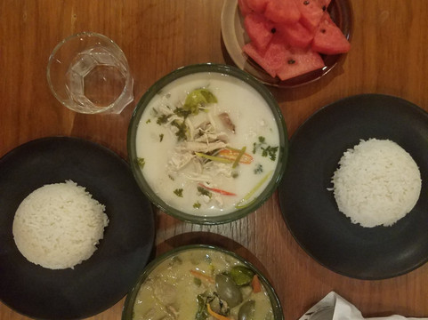 塔木纳酒店主图