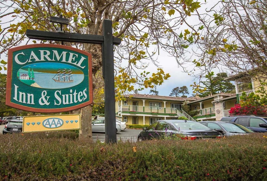 卡梅尔旅馆及套房