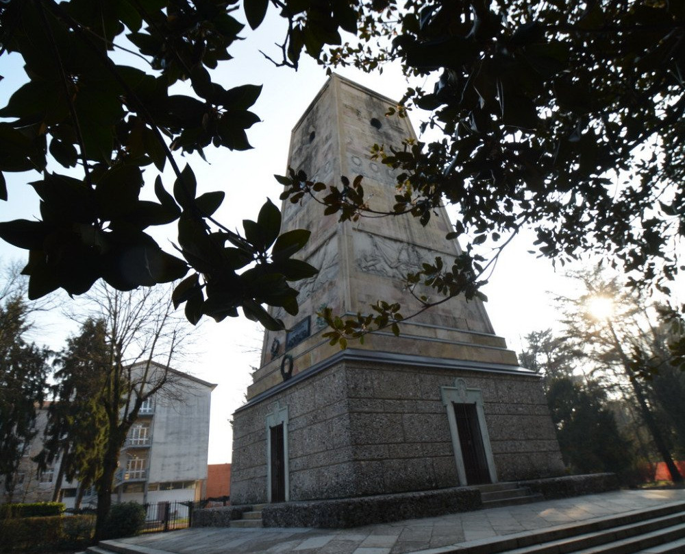 Monumento al Generale Patrice Mac Mahon-马真塔必去景点