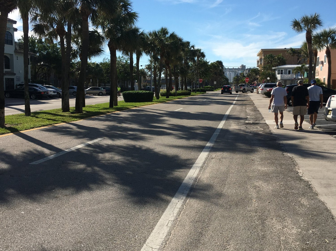 迪杰海滩度假酒店主图