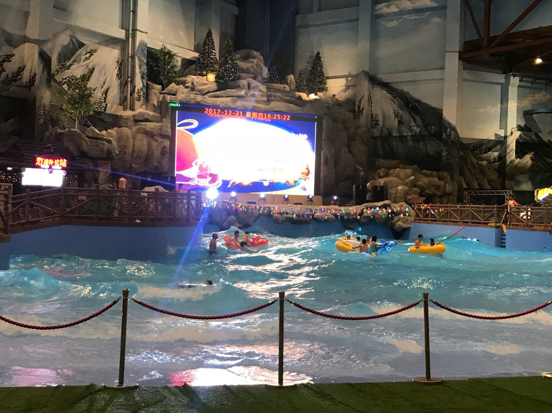 长白朝鲜族自治县旅游景点-长白山天女浴躬池