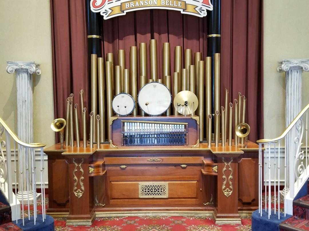 Showboat Branson Belle