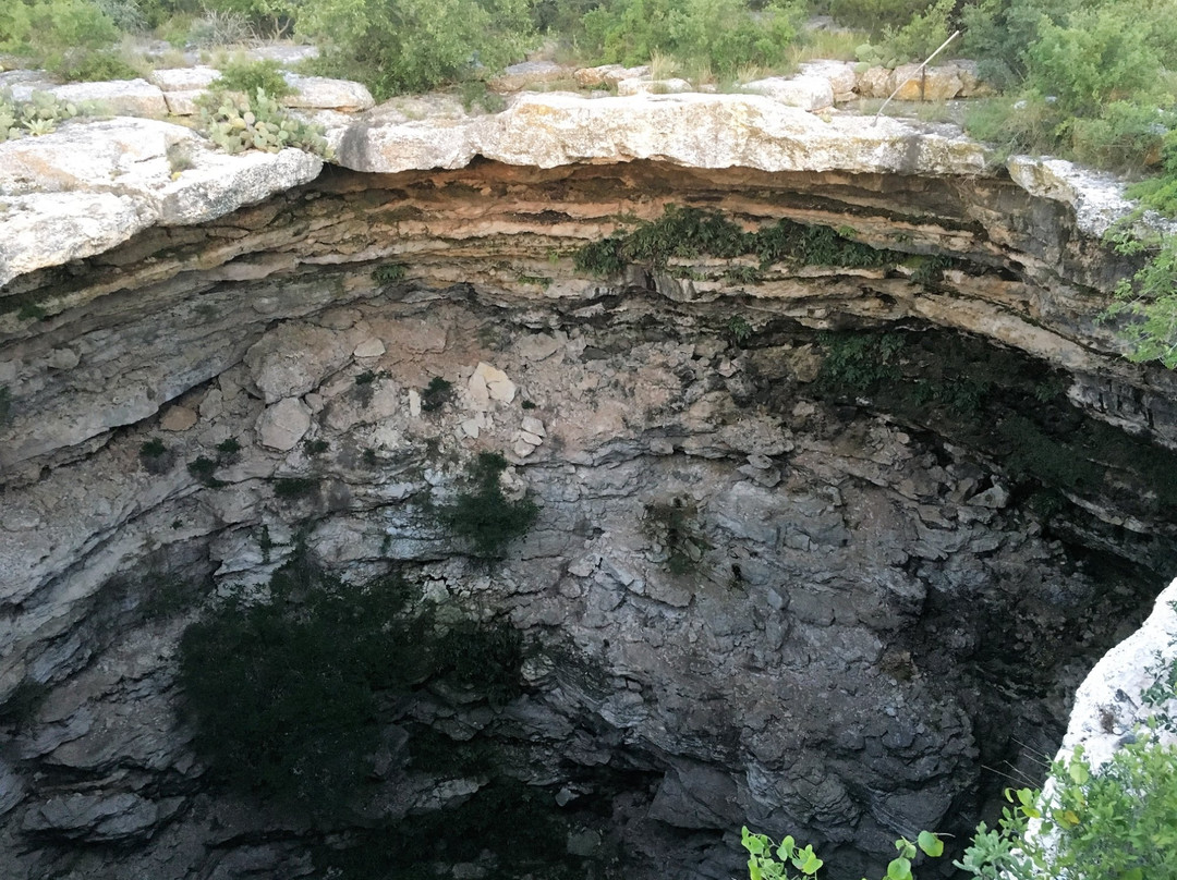 Devil's Sinkhole State Natural Area-Rocksprings必去景点