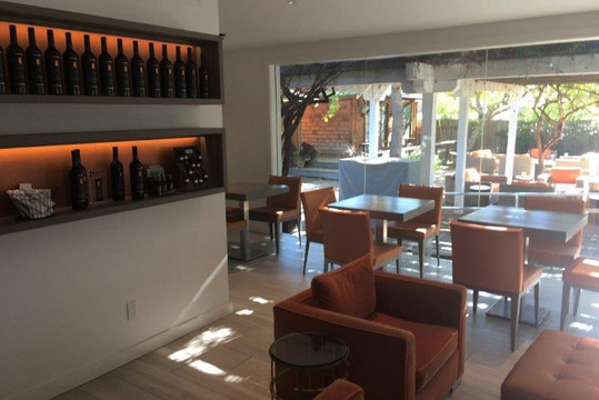 Epiphany Cellars-洛斯奥利沃斯必去景点