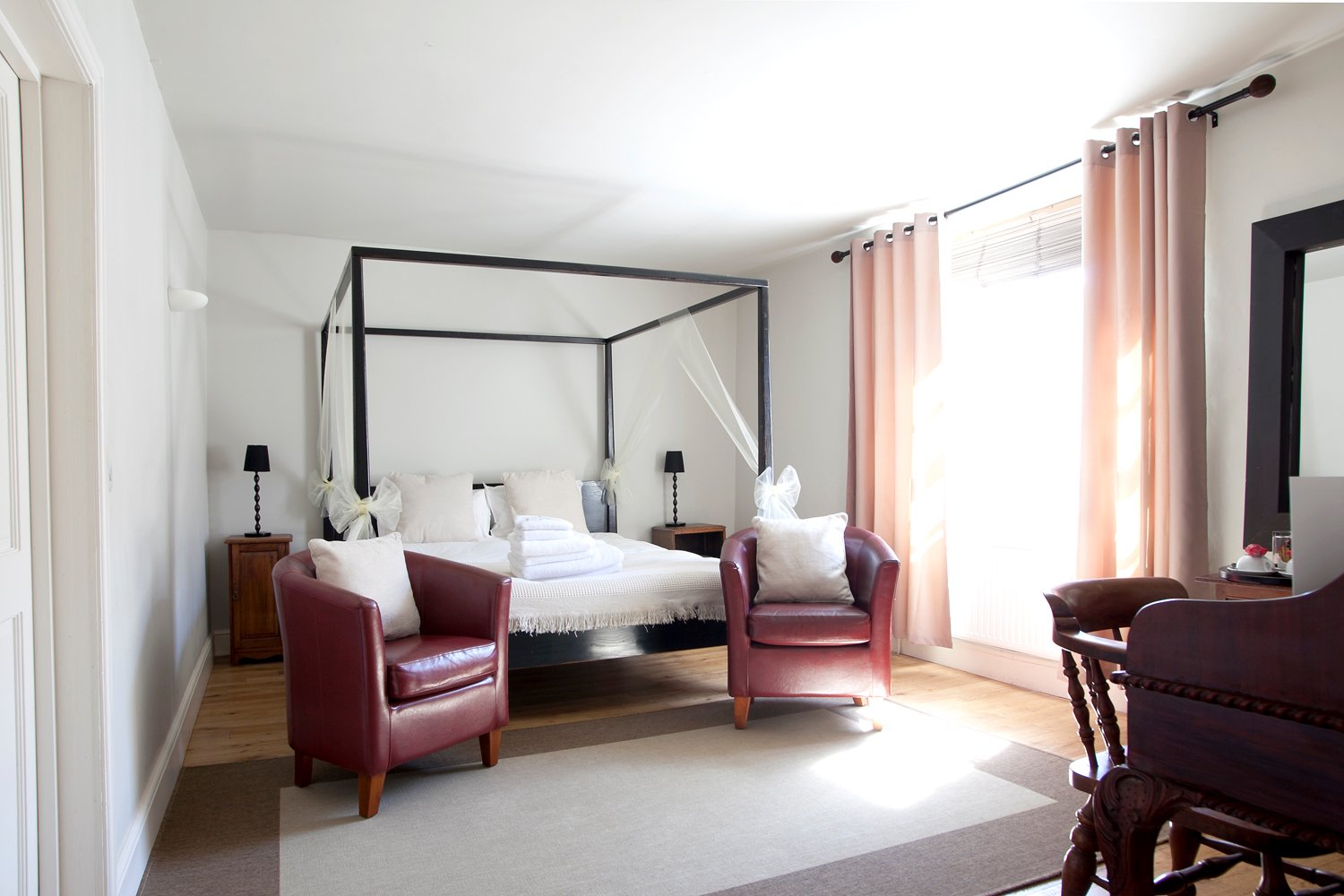 The Red Lion-官方