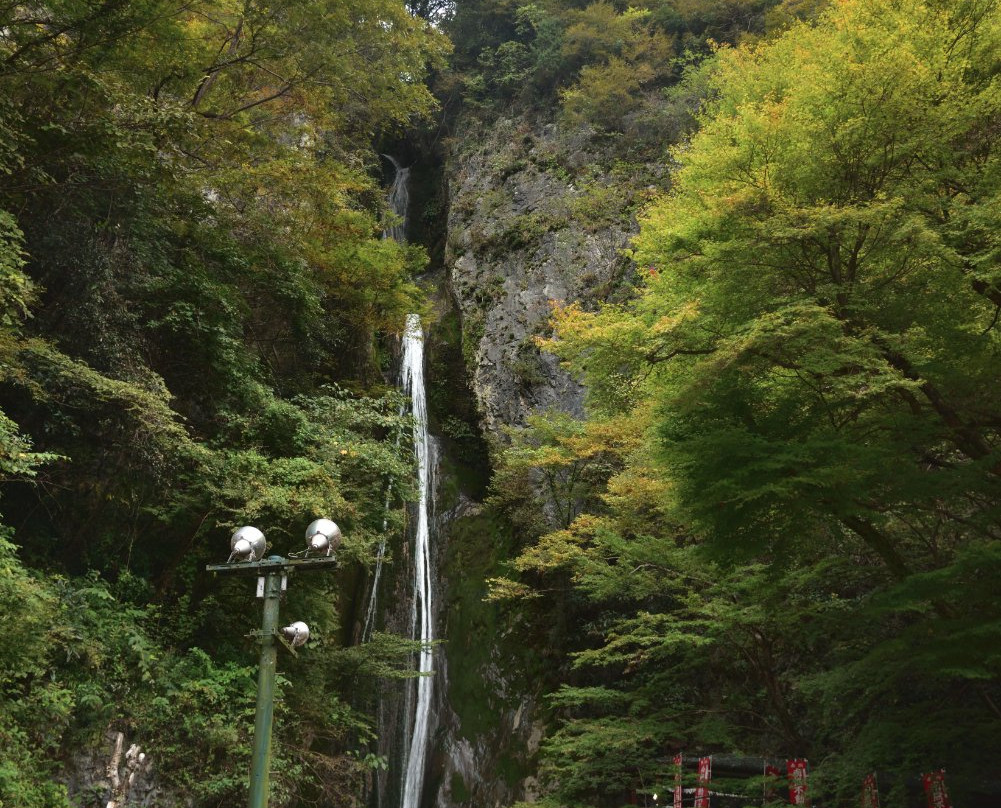Kinugake Falls-新见市必去景点