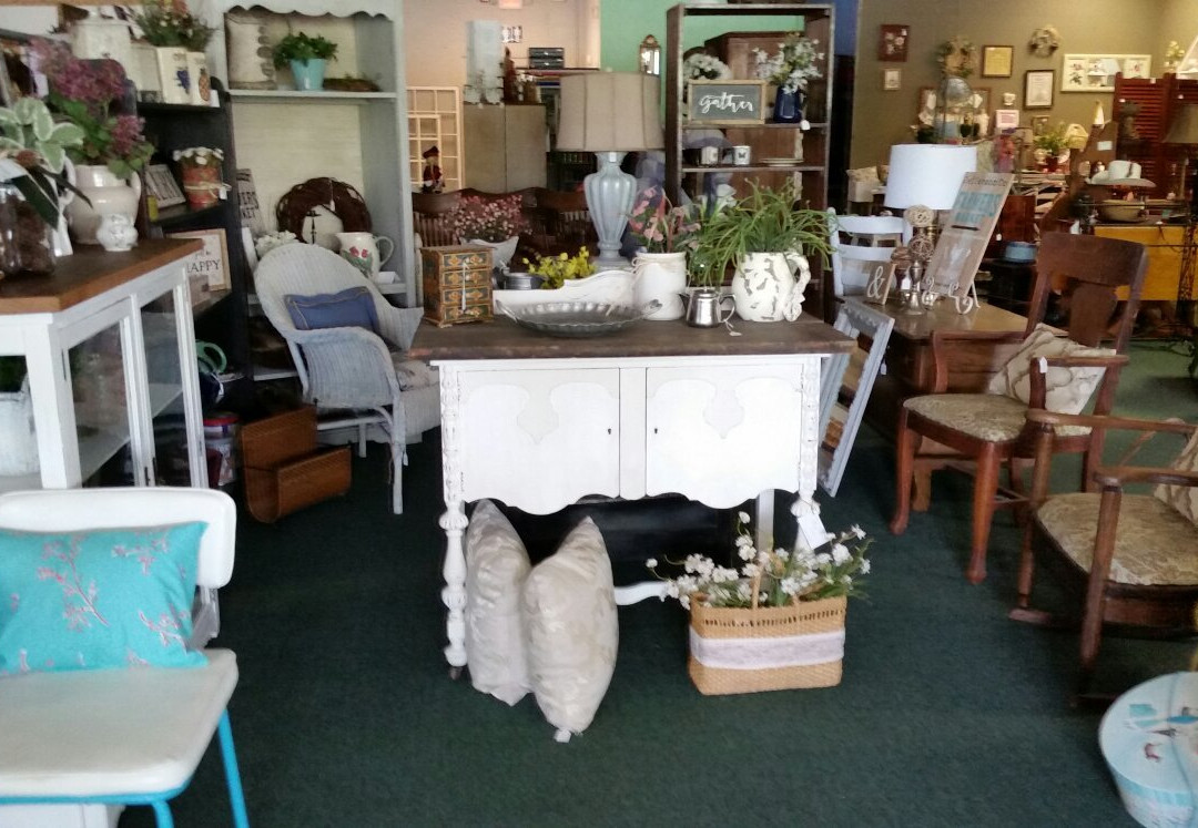 Red Hound Antique Market-Commerce必去景点