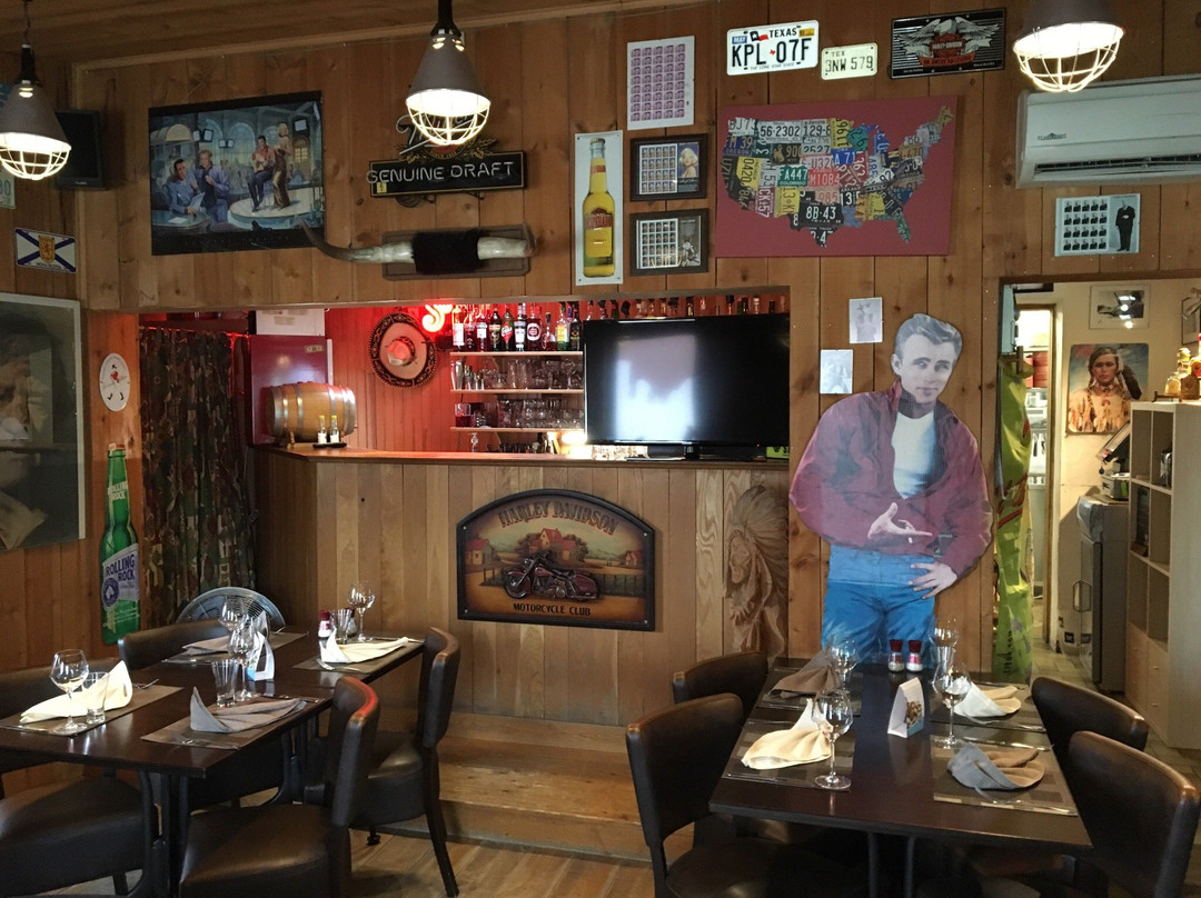 Le Saloon