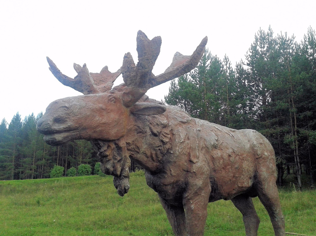 Elk Sculpture景点图片