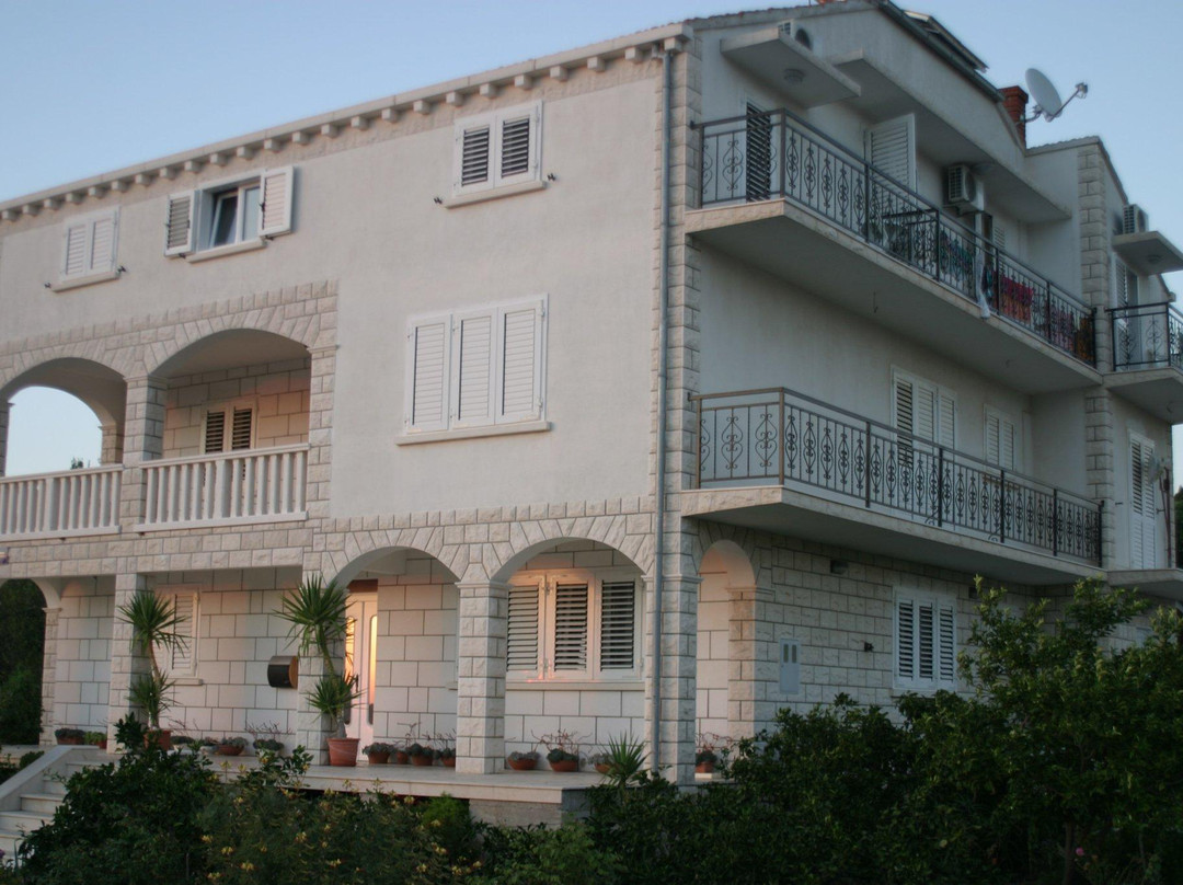Apartments Vela Luka