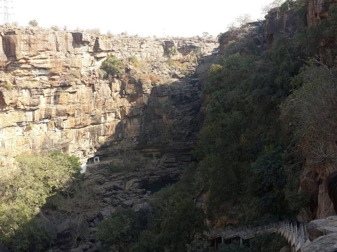 Gaipernath Waterfall景点图片