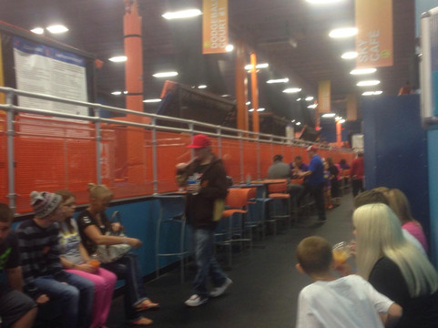 Sky Zone Trampoline Park-埃文斯维尔必去景点