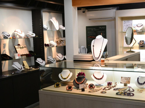 Rare Wood Beads Bijoux-近江八幡市必去景点