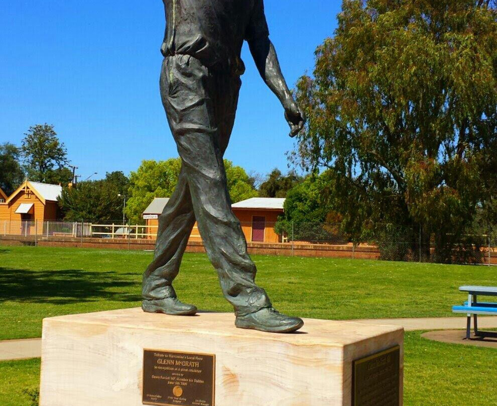 Glen McGrath Statue景点图片