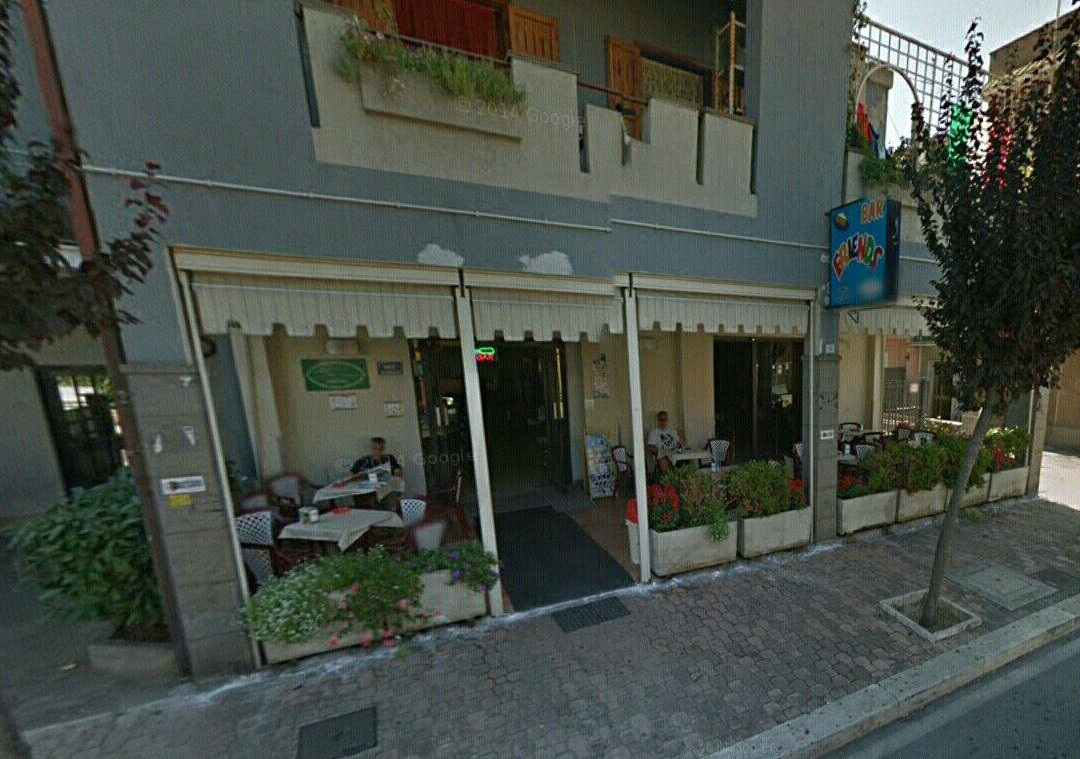 Torre Bruna旅游景点-Bar Friends