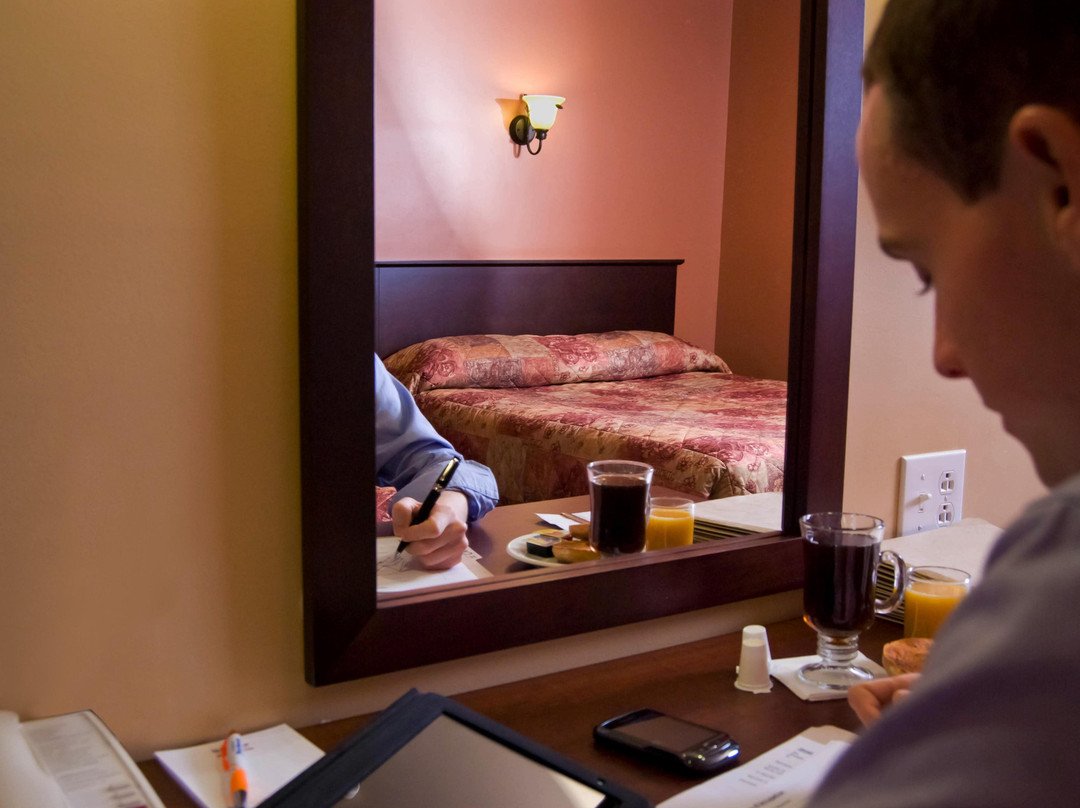 Hotel Marineau Centre主图