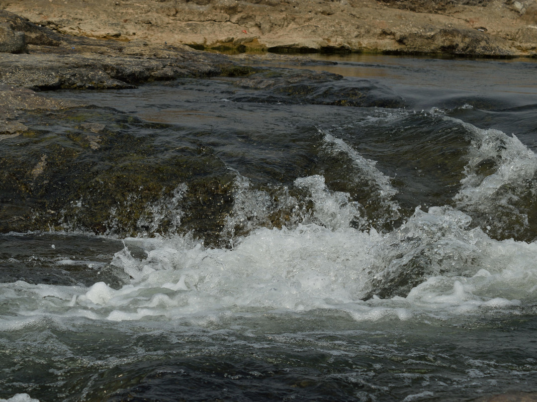 Zanzari Waterfalls-Dehgam必去景点