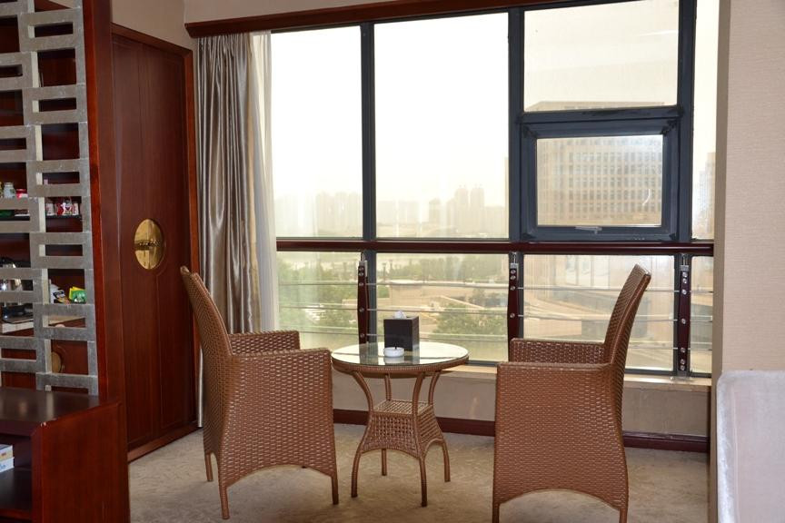 逸景华天大酒店