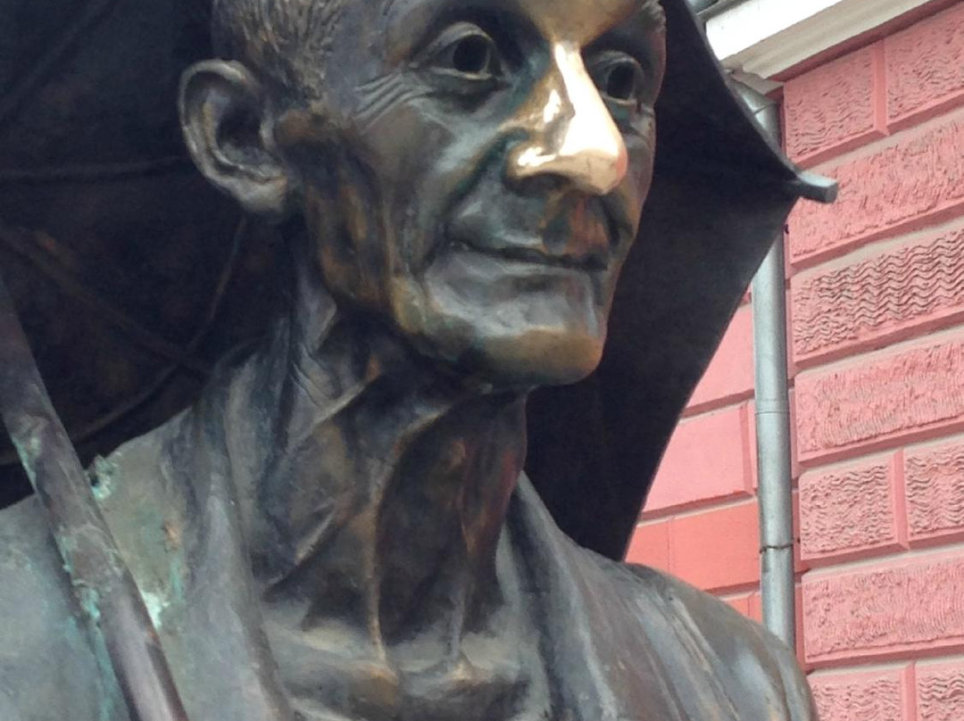 Monument to the painter Andrew Pozdeev景点图片