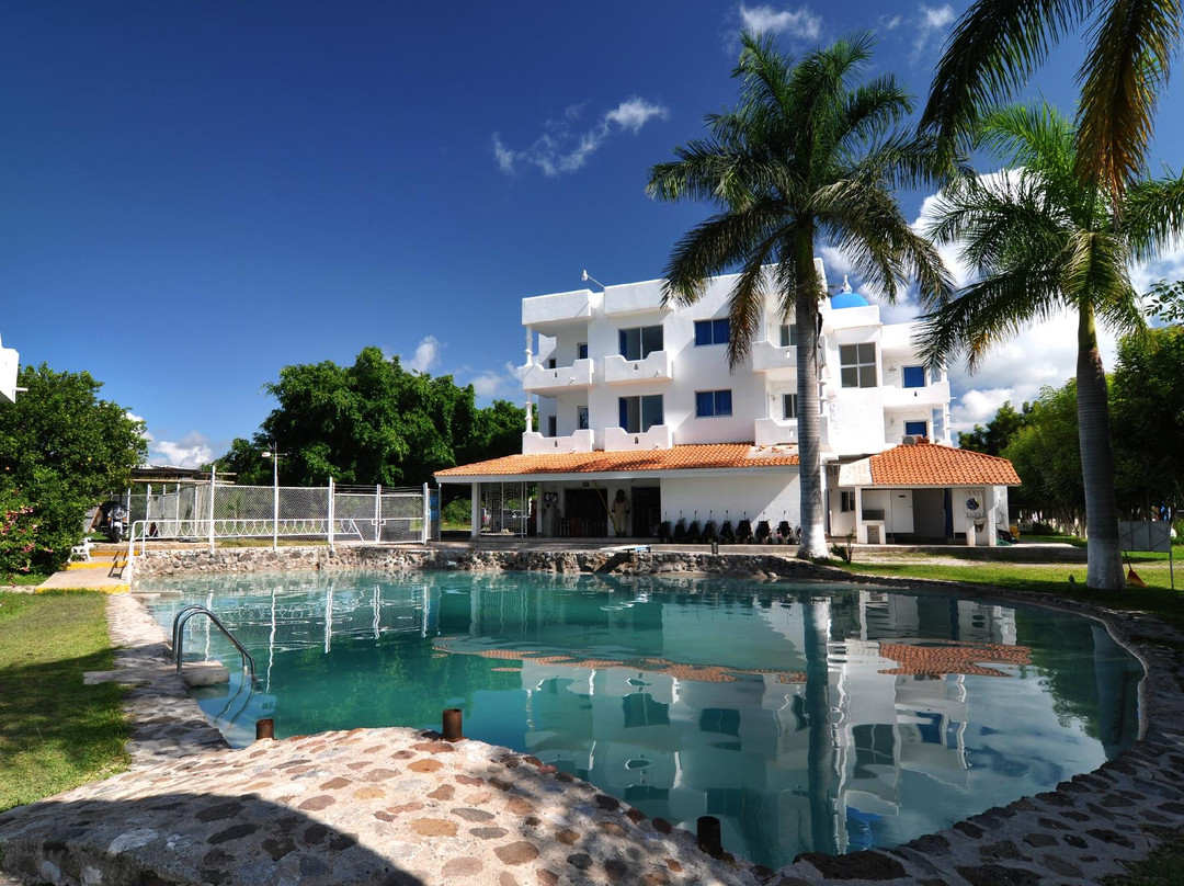 Media Luna Hotel