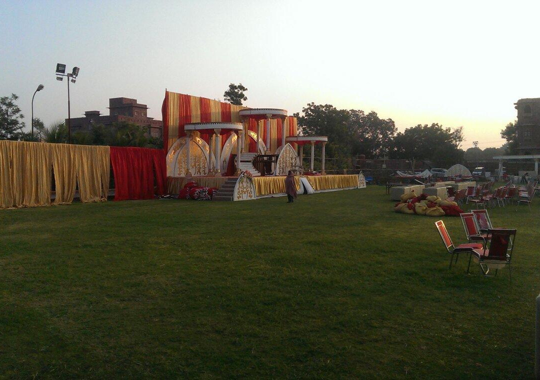 加尔葛文酒店主图