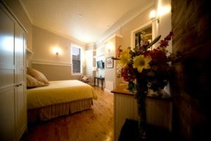 The Piano Inn 1884主图