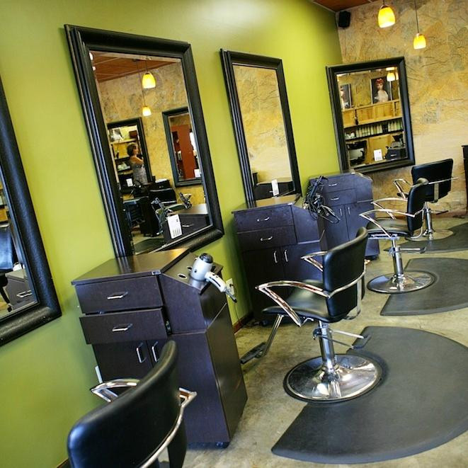 Kare-n-Hair Salon景点图片
