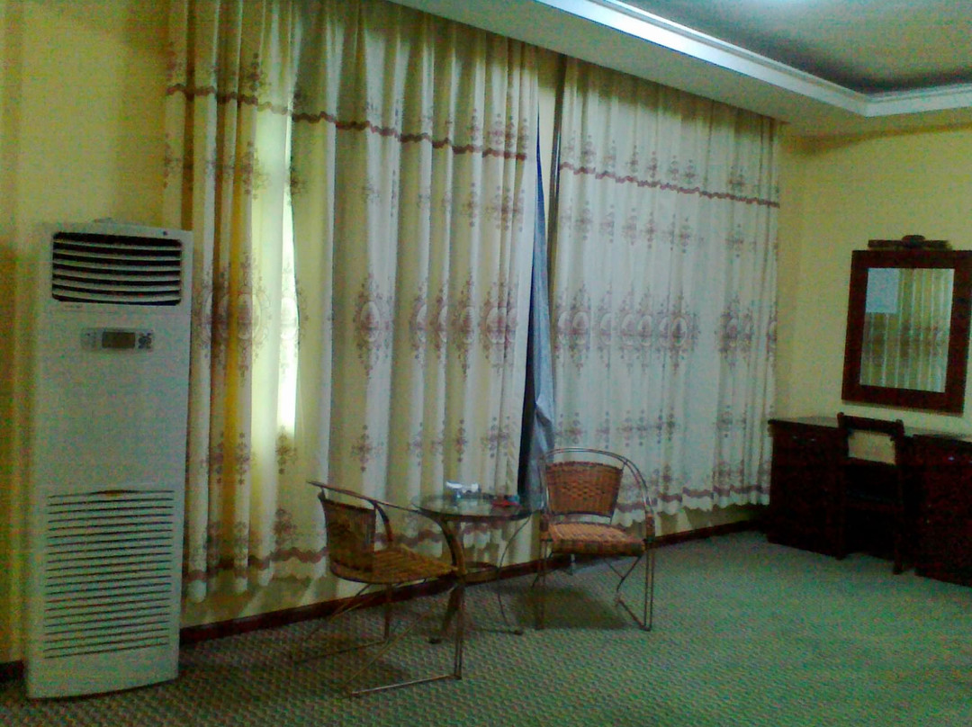 五星花园酒店主图