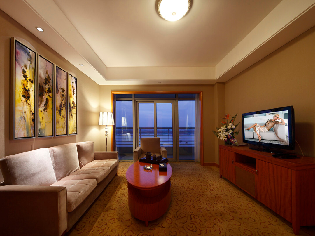 润澳花园大酒店主图