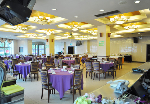 紫丁香饭店主图