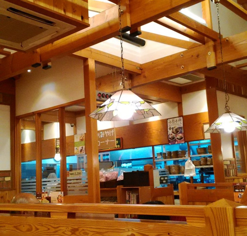 コメダ珈琲店カインズ三浦店