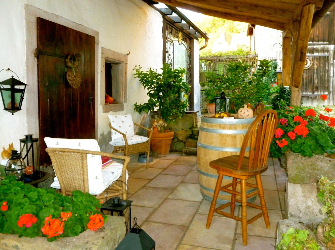 1556 Haus Bed and Breakfast