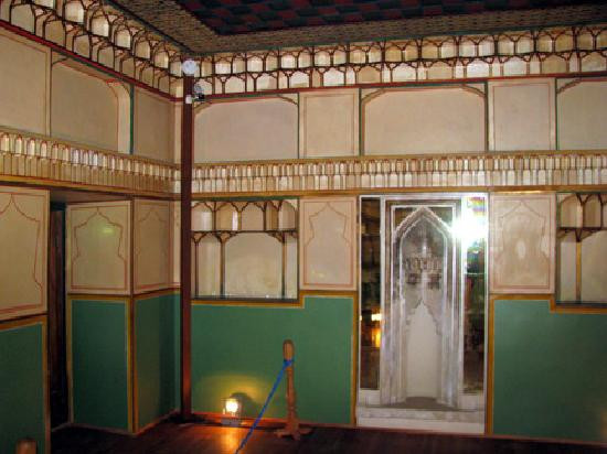 Palace of Shaki Khans-舍基必去景点