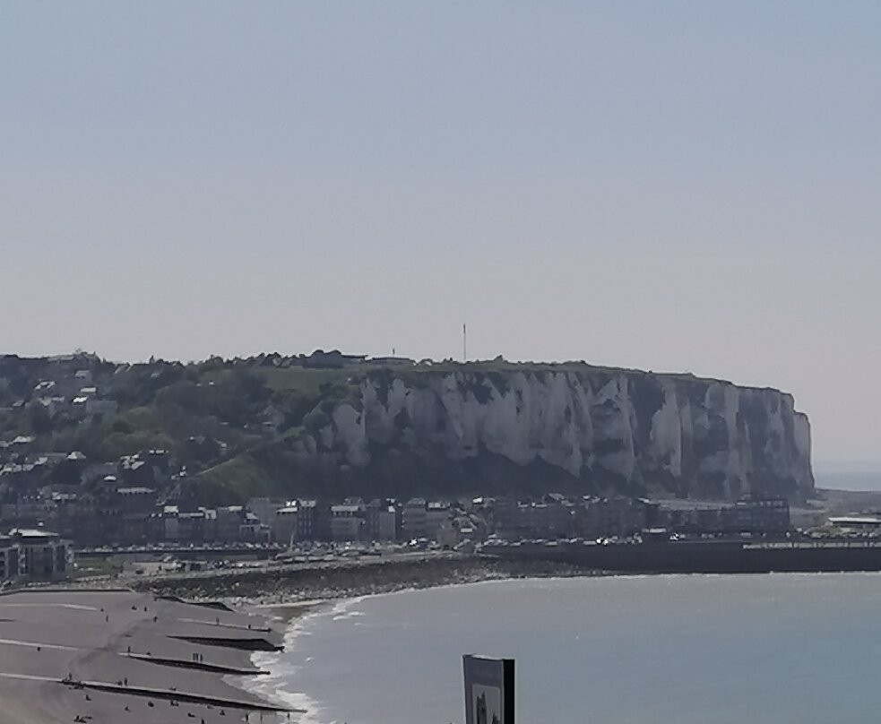 Notre-Dame de la Falaise-梅尔莱班必去景点