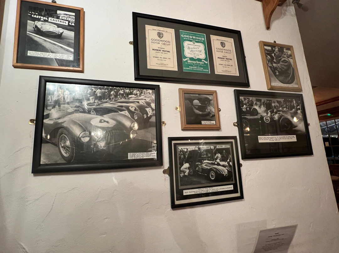 The Star & Garter, East Dean Nr Goodwood主图