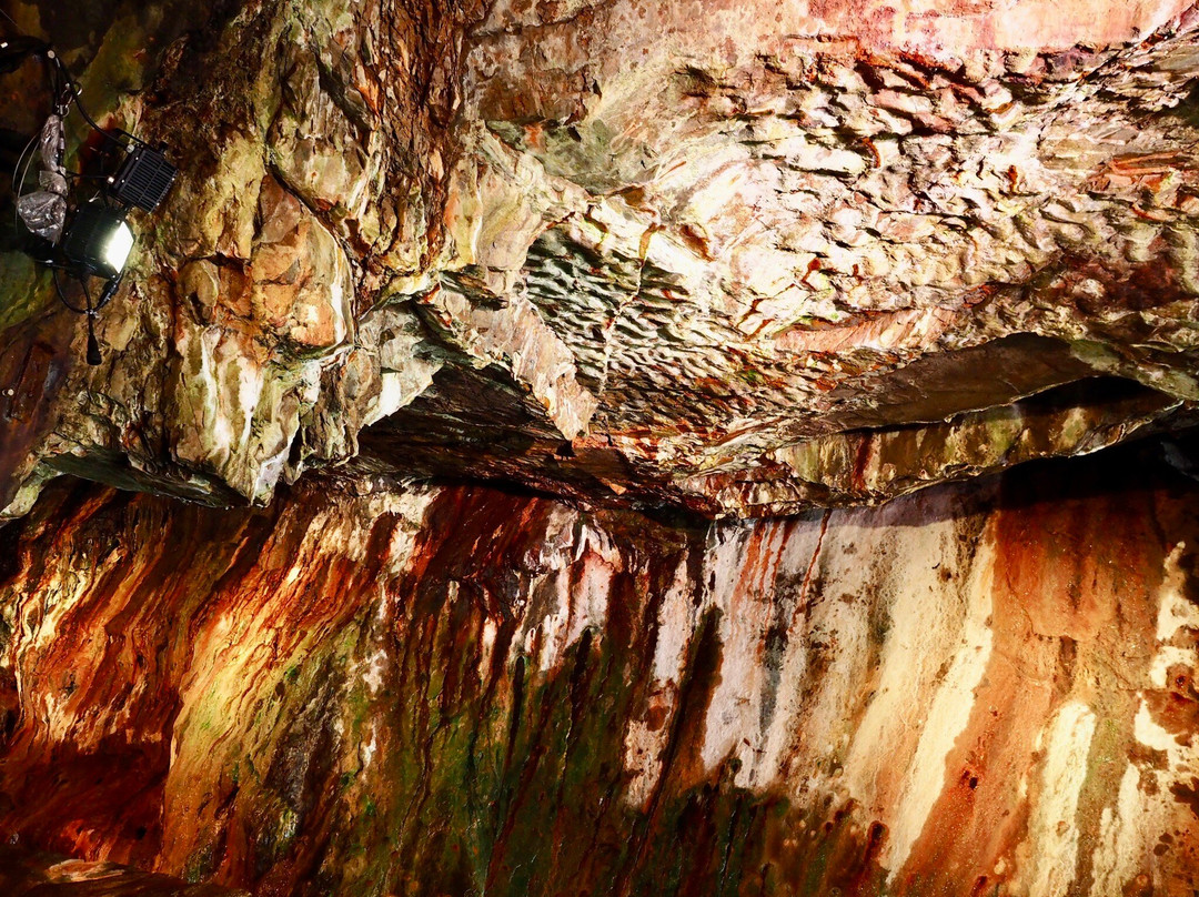 Sandanbeki Cave-白滨町必去景点