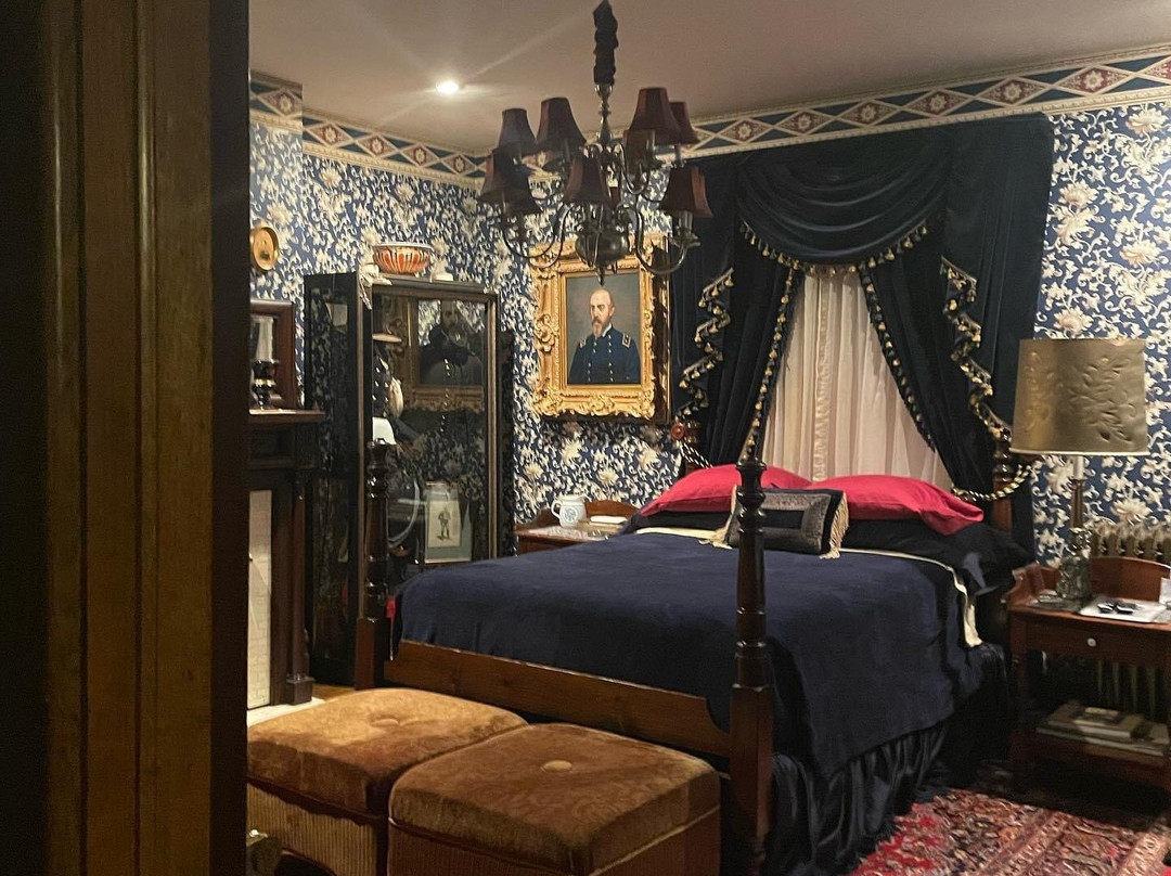 South Broadway Manor主图