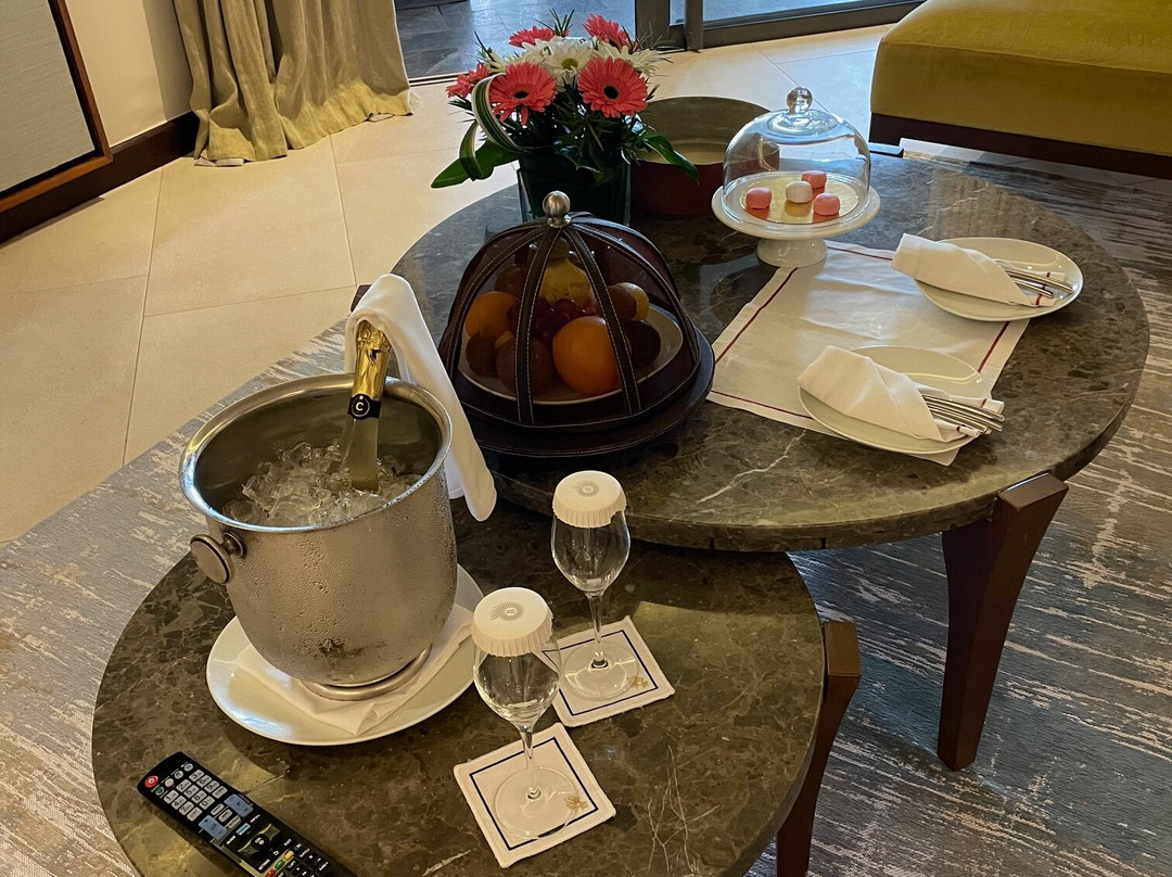 皇家棕榈巨浪酒店主图