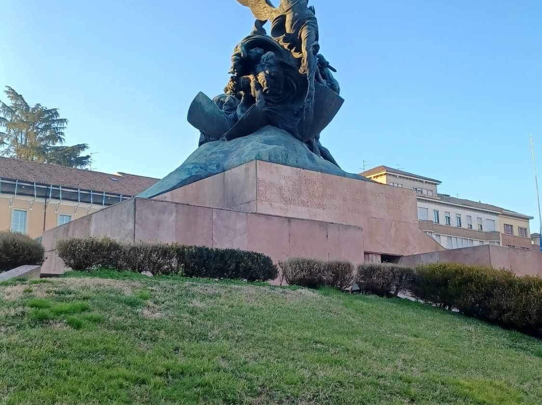 Monumento Ai Caduti景点图片